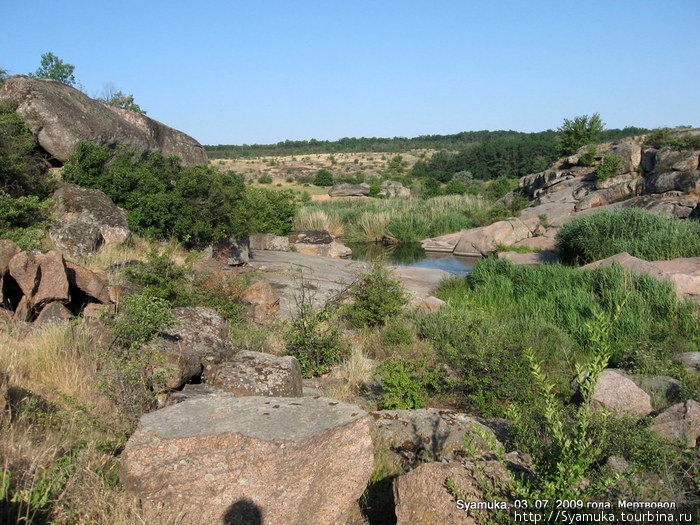 Долина реки. Братское, Украина