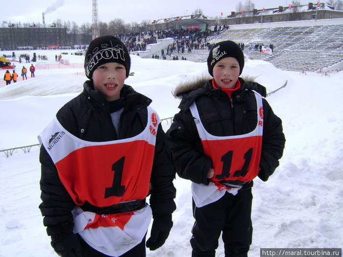 Одиннадцатилетние рыбинские спортсмены, братья-близнецы Илья и Егор Зверевы  — самые юные гонщики-экстремалы на этих соревнованиях Рыбинск, Россия