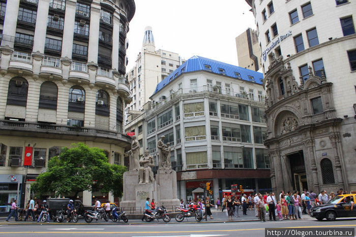 Улицы в центре широкие Буэнос-Айрес, Аргентина