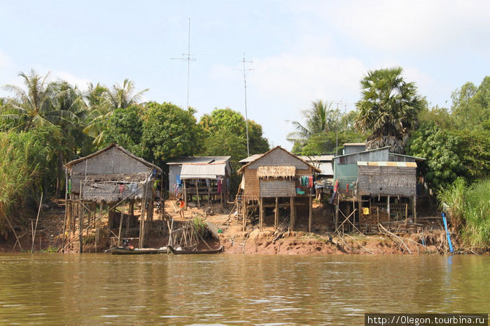 Жить на Меконге по разному, можно и в большом городе, можно и в деревушке Дельта реки Меконг, Вьетнам