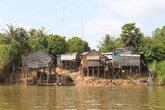 Жить на Меконге по разному, можно и в большом городе, можно и в деревушке