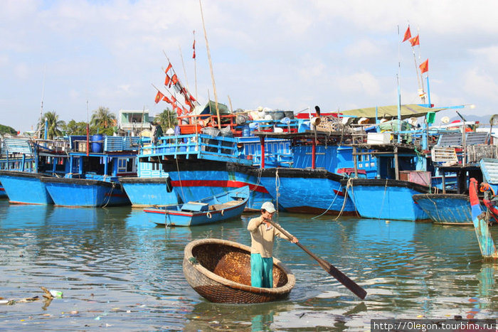 А вот и способ передвижения по воде без лодки Нячанг, Вьетнам