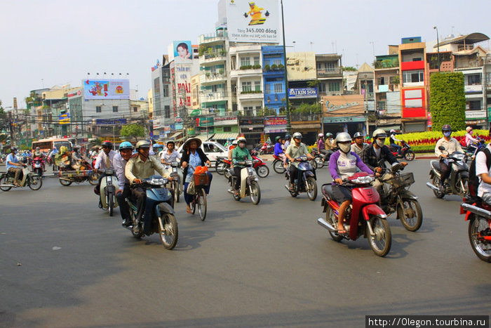 Трафик двухколёсных, как говорится, в джем... Хошимин, Вьетнам