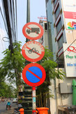 Знак гласит- грузовым запрещено, даже грузовым велосипедам