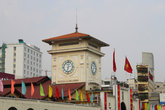 Часовая башня в центре Хошимина