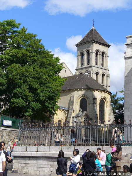 церковь Сен-Пьер на Монмартре Париж, Франция