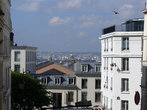 Вид на Париж при подъеме на Монмартр