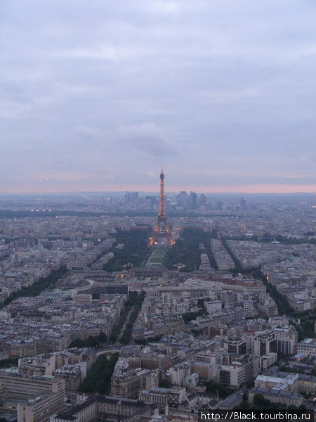 Эйфелева башня с башни Монпарнас Париж, Франция