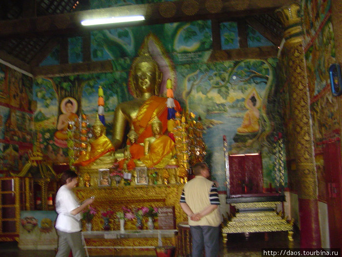 Wat Aham - странный храм со сложными фресками Луанг-Прабанг, Лаос