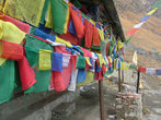 Тибетские флажки с молитвами.