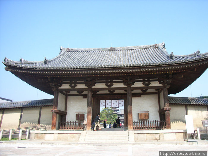 Внутренние ворота Икома, Япония