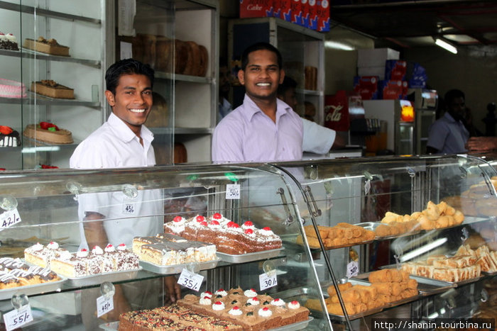 Продавцы сладостей Канди, Шри-Ланка