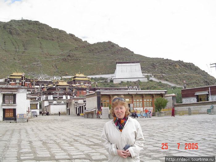 Ташилунпо - великий монастырь и дворец Панчен-ламы Шигатзе, Китай