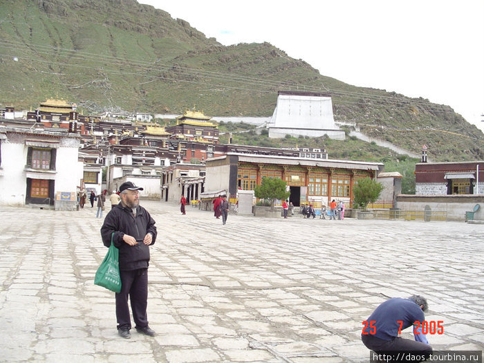 Ташилунпо - великий монастырь и дворец Панчен-ламы