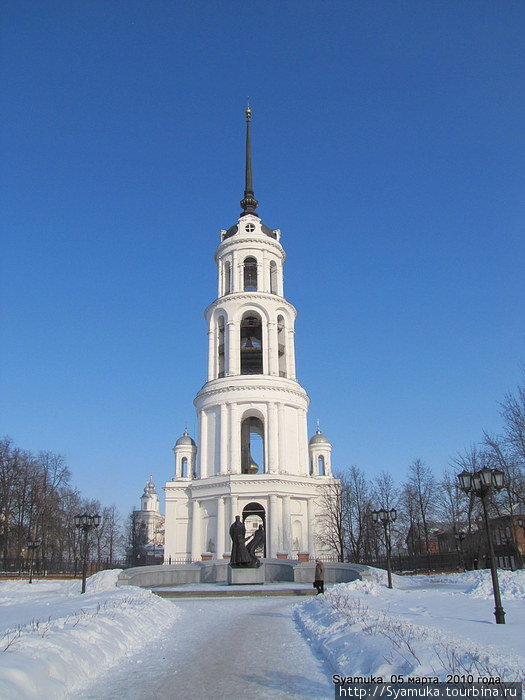 Шуя колокольня Воскресенского собора черно белые