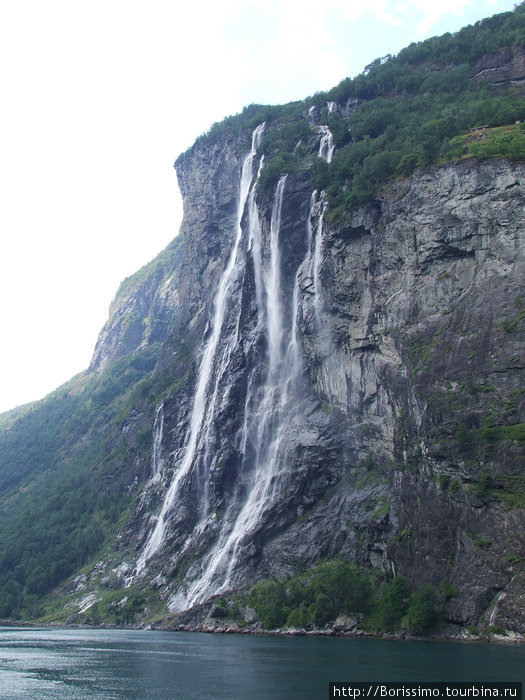 Водопад 7 сестёр.