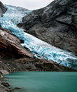 Ледники Норвегии постепенно отступают. За последние 70 лет этот ледяной змей отступил почти на 1.5км...