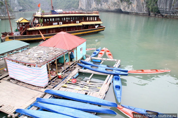 Байдарки для туристов Халонг бухта, Вьетнам