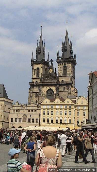 Храм Девы Марии перед Тыном, здесь похоронен знаменитый астроном — Тихо Браге. Прага, Чехия