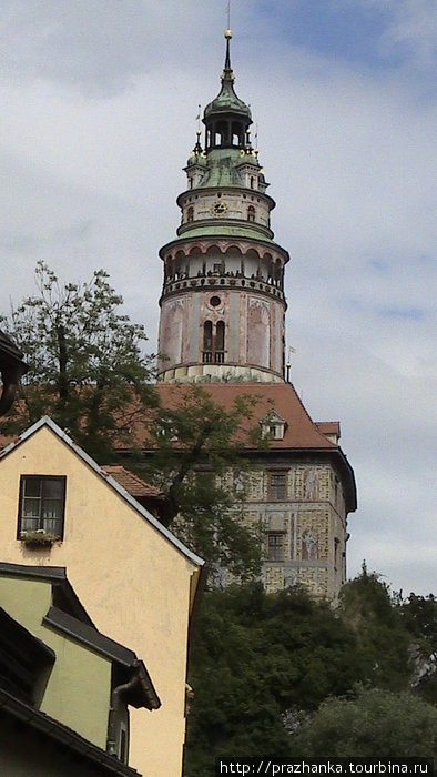 Чешский Крумлов — смотровая башня крумловского замка. Прага, Чехия