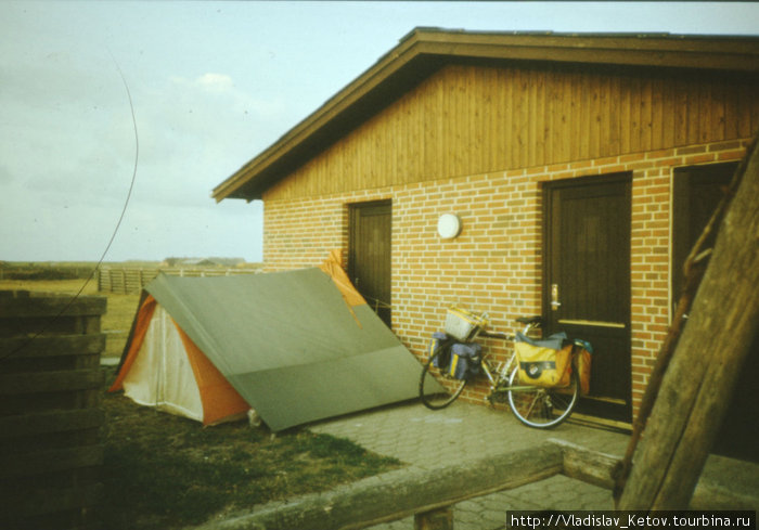 Моя палатка в кемпинге Дания