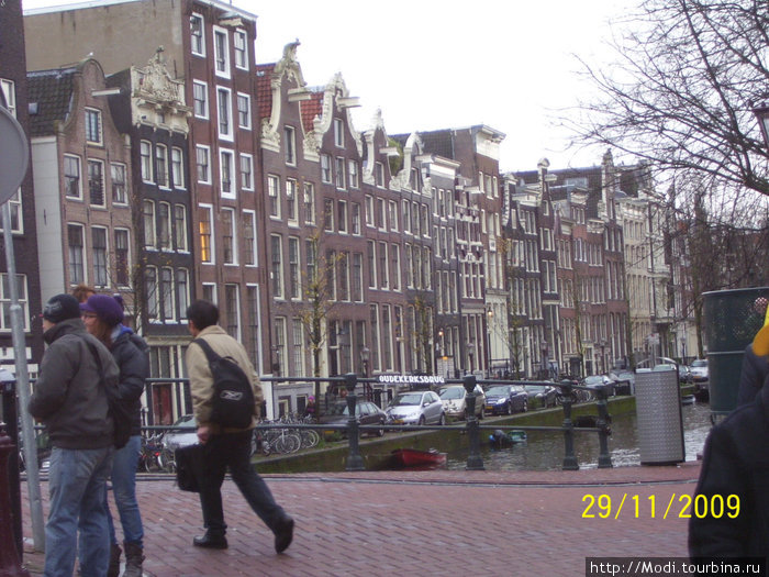 Застройка вдоль канала — дома не позже 18 века в отличном состоянии Амстердам, Нидерланды