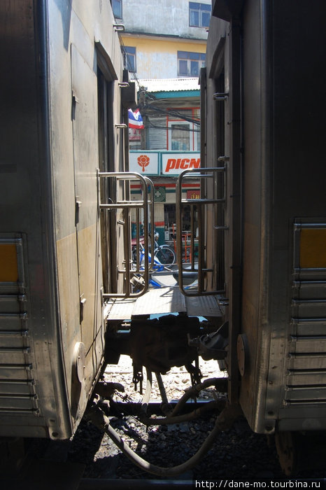 Тайские поезда Центральный и Восточный Таиланд, Таиланд