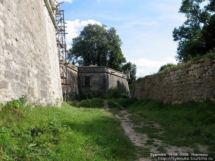 Замок был окружен глубоким и широким рвом. Подгорцы (Бродовский район), Украина