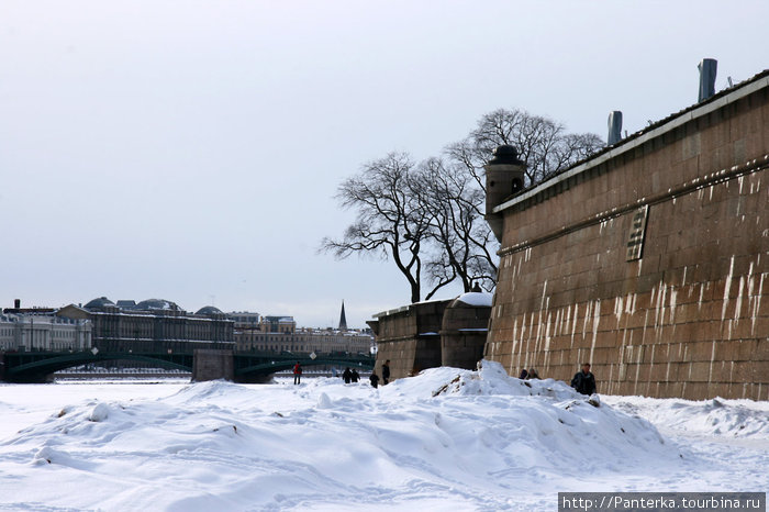 Петропавловка в погожий денек Санкт-Петербург, Россия