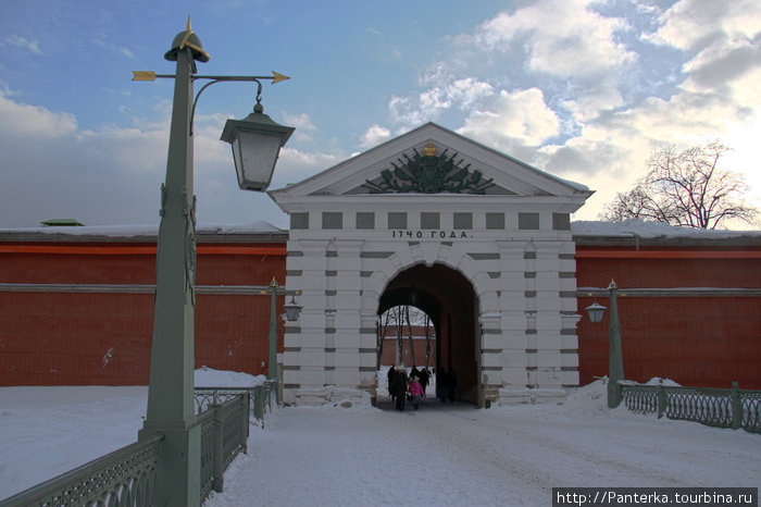 Петропавловка в погожий денек Санкт-Петербург, Россия