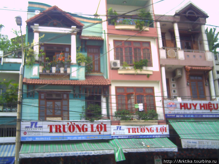 Домики... просто домики (окно в ширину, 1 км вглубь — аренда по ширине фасада.) Дананг, Вьетнам
