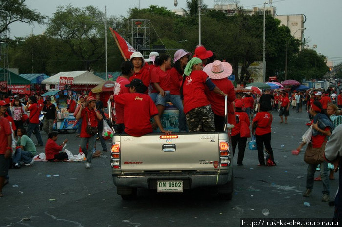 Как два фаранга в революцию попали Бангкок, Таиланд