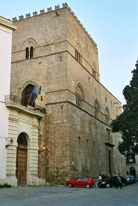 Дворец Кьярамонте / Palazzo Chiaramonte
