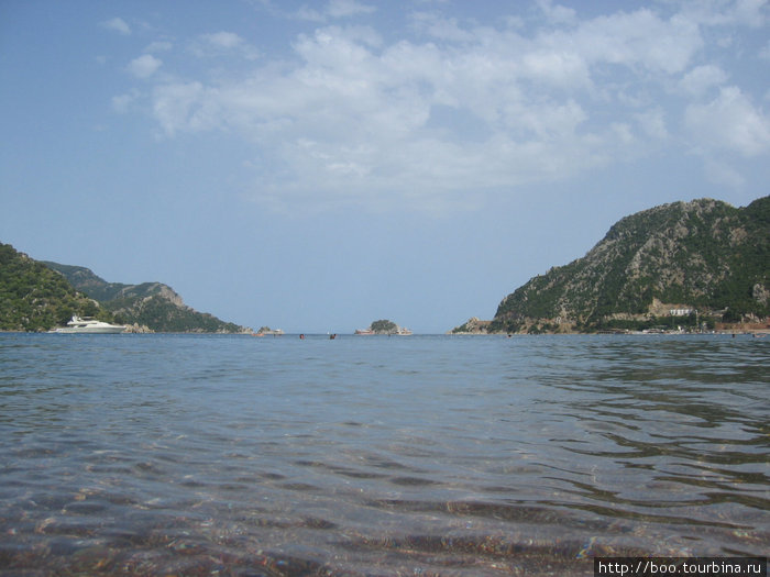 в Ичмелере море прохладное и прозрачное Мармарис, Турция