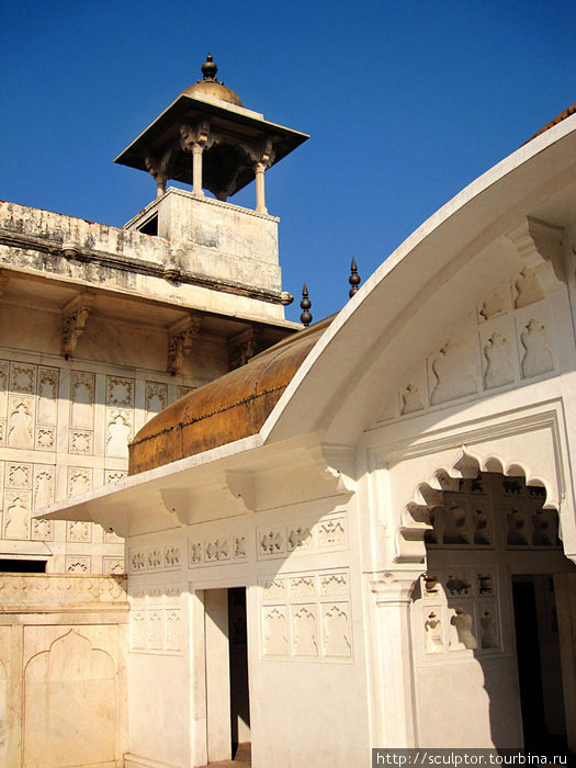 Мраморная Жемчужная мечеть Моти-Масжид. Агра, Индия