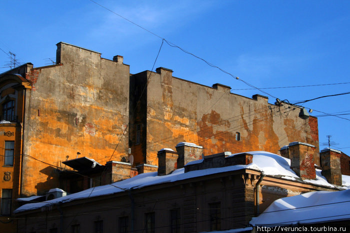 Жилой дом Артиллерийского департамента. Крыши. Санкт-Петербург, Россия