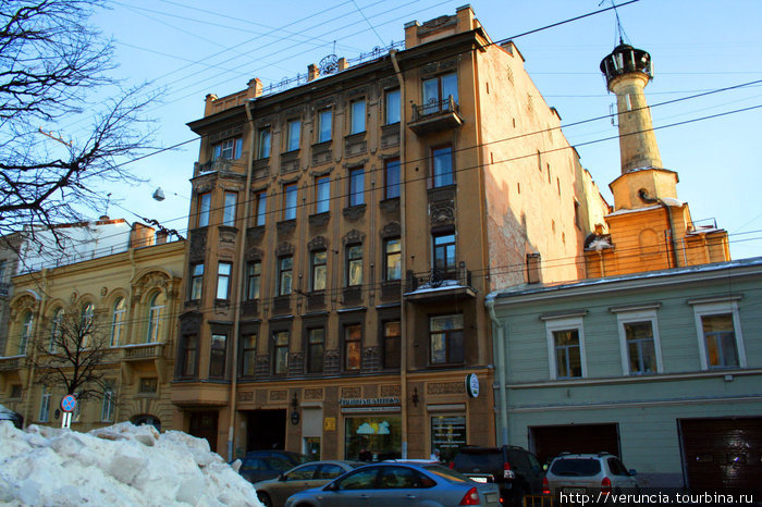 Съезжий дом Литейной части и рядом Дом А. Г. Копанова. Санкт-Петербург, Россия
