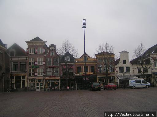 Центральная площадь / Waagplein