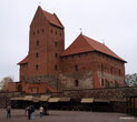 Замок действительно очень красив, хотя при ближайшем рассмотрении весьма смахивает на мальборкский в Польше.
