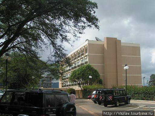 Настоящий Отель Руанда. В одноимённом фильме снято другое здание... Кигали, Руанда
