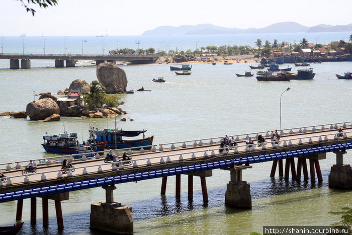 Вид от башен на мосты Нячанг, Вьетнам