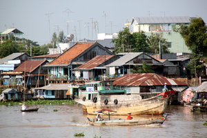 Дома и лодки в Тяудоке