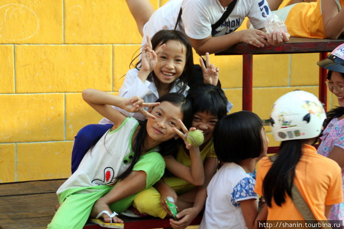 Веселые дети Тяудока Тяудок, Вьетнам