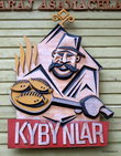 Тракайские караимы продолжают жить в своих национальных домах, открыли порядка 10-15 традиционных кафе и ресторанчиков для туристов, в коих благополучно ведут свой бизнес.