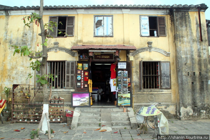 Магазин в старом доме Хойан, Вьетнам