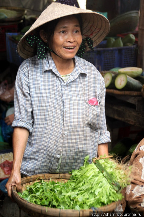 Продавщица зелени Хойан, Вьетнам