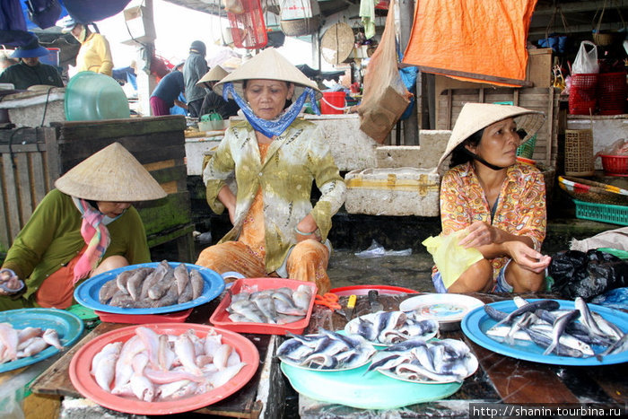 Торговки рыбой Хойан, Вьетнам