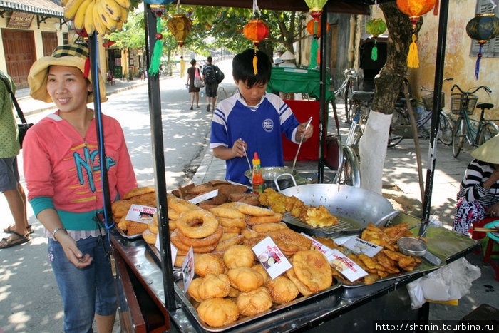 Пончики на продажу Хойан, Вьетнам