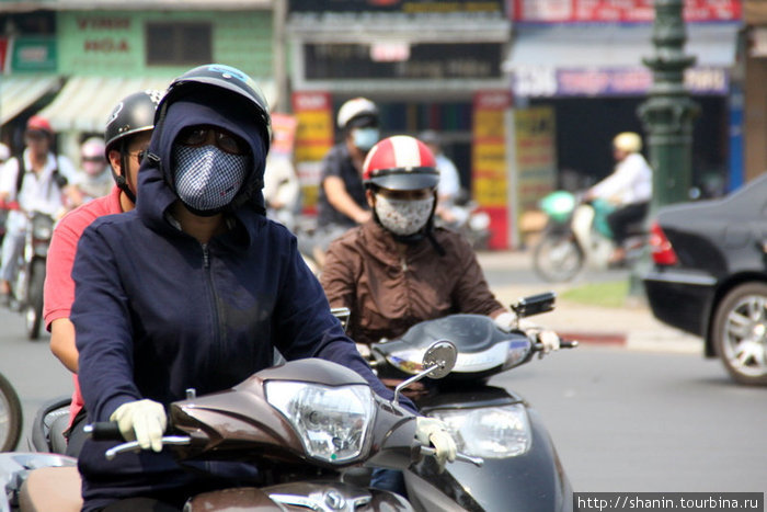 Мотоциклисты в масках Хошимин, Вьетнам