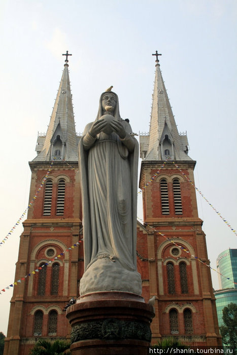 Католический собор Девы Марии Хошимин, Вьетнам